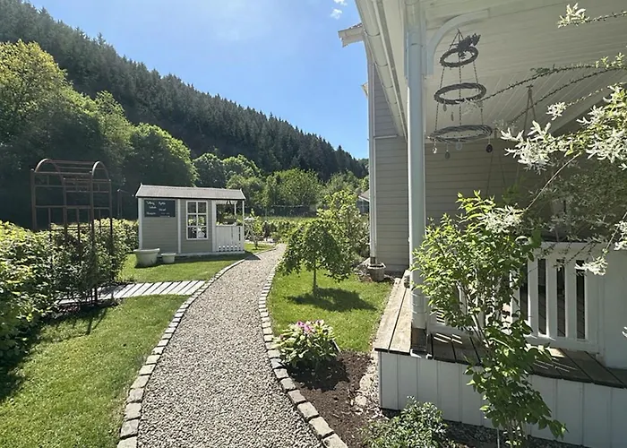 Besondere Naehe Nuerburgring * Luckenbach